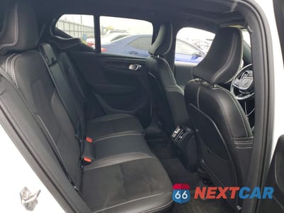 Zdjęcie 10 z 12 samochodu: 2019 VOLVO XC40 T5 R-DESIGN VIN:YV4162UM9K2150611 - miniatura