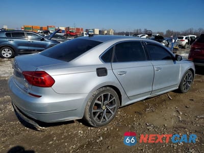 Trzecie zdjęcie samochodu z tyłu: 2016 VOLKSWAGEN PASSAT SE VIN:1VWBT7A3XGC010140 - miniatura
