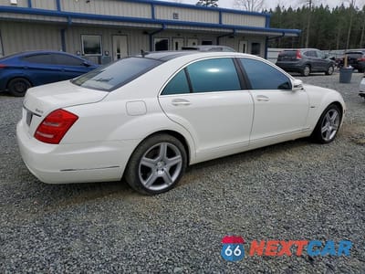 Trzecie zdjęcie samochodu z tyłu: 2012 MERCEDES-BENZ S 550 4MATIC VIN:WDDNG9EB7CA424246 - miniatura