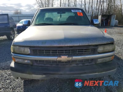 Piąte zdjęcie samochodu w środku: 2002 CHEVROLET SILVERADO K1500 VIN:2GCEK19T221376290 - miniatura