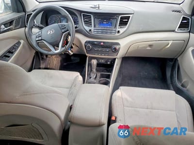 Zdjęcie 8 z 12 samochodu: 2017 HYUNDAI TUCSON SE VIN:KM8J3CA46HU430906 - miniatura