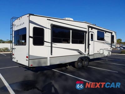 Czwarte zdjęcie samochodu z boku: 2023 KEYSTONE COUGAR CAMPER VIN:4YDFCGS24PF507447 - miniatura