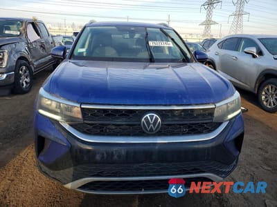 Piąte zdjęcie samochodu w środku: 2023 VOLKSWAGEN TAOS SE VIN:3VVUX7B29PM370084 - miniatura
