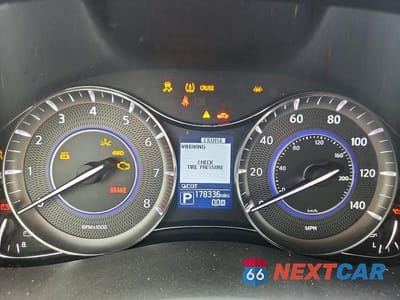 Zdjęcie 9 z 12 samochodu: 2015 INFINITI QX80 VIN:JN8AZ2NE3F9082194 - miniatura