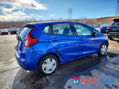 Trzecie zdjęcie samochodu z tyłu: 2018 HONDA FIT LX VIN:3HGGK5H42JM731140 - miniatura