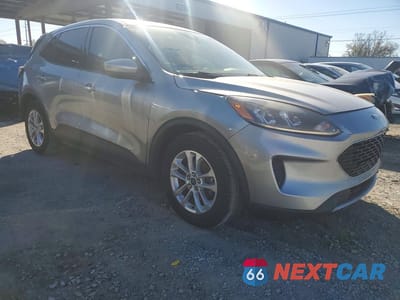 Czwarte zdjęcie samochodu z boku: 2021 FORD ESCAPE SE VIN:1FMCU0G60MUA12333 - miniatura