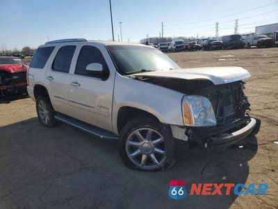 Czwarte zdjęcie samochodu z boku: 2013 GMC YUKON DENALI VIN:1GKS2EEFXDR249506 - miniatura