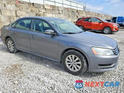 Czwarte zdjęcie samochodu z boku: 2013 VOLKSWAGEN PASSAT S VIN:1VWAH7A32DC015986 - miniatura