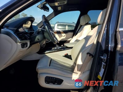 Zdjęcie 7 z 12 samochodu: 2017 BMW X5 SDRIVE35I VIN:5UXKR2C30H0X03401 - miniatura