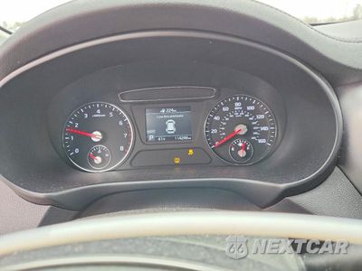 Zdjęcie 9 z 12 samochodu: 2019 KIA SORENTO L VIN:5XYPG4A32KG498502 - miniatura