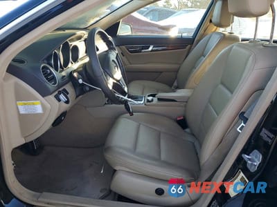 Zdjęcie 7 z 11 samochodu: 2014 MERCEDES-BENZ C 300 4MATIC VIN:WDDGF8AB1ER302787 - miniatura