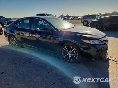 Czwarte zdjęcie samochodu z boku: 2020 TOYOTA CAMRY SE VIN:4T1G11AKXLU906327 - miniatura