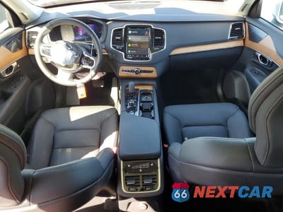 Zdjęcie 8 z 14 samochodu: 2024 VOLVO XC90 PLUS VIN:YV4H60CE0R1226777 - miniatura