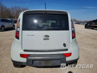 Zdjęcie 6 z 12 samochodu: 2010 KIA SOUL + VIN:KNDJT2A24A7165775 - miniatura