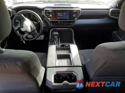 Zdjęcie 8 z 12 samochodu: 2024 TOYOTA TUNDRA SR5 VIN:5TFLA5DB6RX214210 - miniatura