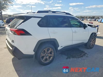 Trzecie zdjęcie samochodu z tyłu: 2023 TOYOTA RAV4 HYBRID WOODLAND EDITION VIN:2T3UWRFV7PW168005 - miniatura