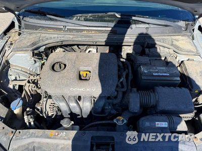 Zdjęcie 7 z 10 samochodu: 2019 HYUNDAI VELOSTER 2.0L VIN:KMHTG6AFXKU011433 - miniatura