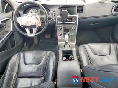 Zdjęcie 8 z 12 samochodu: 2013 VOLVO S60 T5 VIN:YV1612FS1D2189399 - miniatura