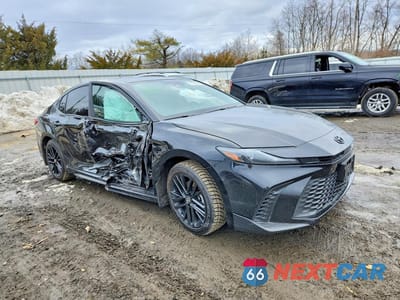 Czwarte zdjęcie samochodu z boku: 2025 TOYOTA CAMRY XSE VIN:4T1DBADK7SU521821 - miniatura