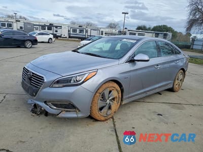 2016 HYUNDAI SONATA HYBRID LIMITED KMHE34L17GA029309 - główne zdjęcie licytacji z USA - miniatura