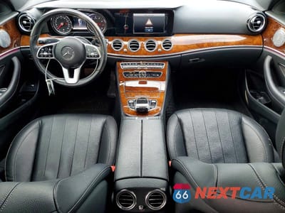 Zdjęcie 8 z 11 samochodu: 2019 MERCEDES-BENZ E 300 4MATIC VIN:WDDZF4KB5KA635116 - miniatura