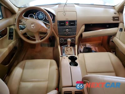 Zdjęcie 8 z 11 samochodu: 2008 MERCEDES-BENZ C 300 VIN:WDDGF54X88F078848 - miniatura