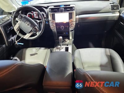 Zdjęcie 8 z 12 samochodu: 2024 TOYOTA 4RUNNER VIN:JTENU5JR9R6280818 - miniatura