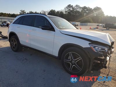 Czwarte zdjęcie samochodu z boku: 2020 MERCEDES-BENZ GLC 300 4MATIC VIN:WDC0G8EB5LF737422 - miniatura