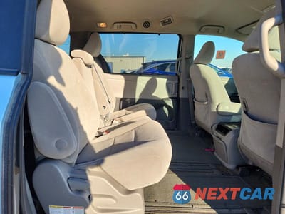 Zdjęcie 11 z 13 samochodu: 2015 TOYOTA SIENNA LE VIN:5TDKK3DC5FS558649 - miniatura