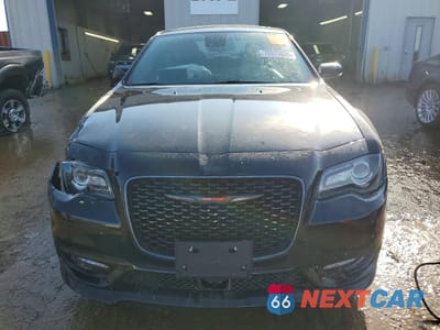 Piąte zdjęcie samochodu w środku: 2021 CHRYSLER 300 S VIN:2C3CCABT4MH660176 - miniatura