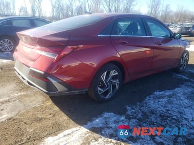 Trzecie zdjęcie samochodu z tyłu: 2024 HYUNDAI ELANTRA SEL VIN:KMHLS4DG2RU695136 - miniatura