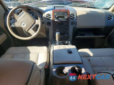 Zdjęcie 8 z 13 samochodu: 2006 LINCOLN MARK LT VIN:5LTPW16596FJ01739 - miniatura