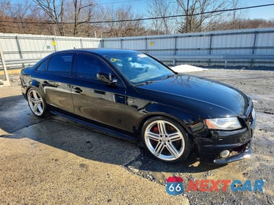 Czwarte zdjęcie samochodu z boku: 2012 AUDI S4 PRESTIGE VIN:WAUKGAFL6CA111174 - miniatura