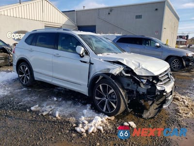 Czwarte zdjęcie samochodu z boku: 2024 VOLKSWAGEN TIGUAN SEL R-LINE BLACK VIN:3VV4B7AX4RM069169 - miniatura