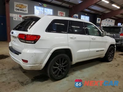 Trzecie zdjęcie samochodu z tyłu: 2018 JEEP GRAND CHEROKEE LAREDO VIN:1C4RJFAG8JC305491 - miniatura