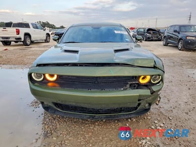 Piąte zdjęcie samochodu w środku: 2021 DODGE CHALLENGER SXT VIN:2C3CDZAG7MH552229 - miniatura