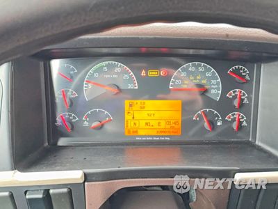 Zdjęcie 8 z 11 samochodu: 2016 VOLV VN VNL - TRUCKS TRUCK CAB AND CHASSIS VIN:4V4NC9EJ0GN931991 - miniatura