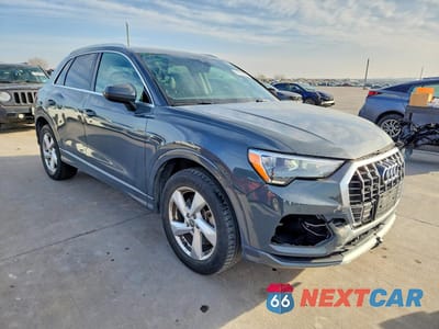 Czwarte zdjęcie samochodu z boku: 2020 AUDI Q3 PREMIUM VIN:WA1AECF35L1042911 - miniatura