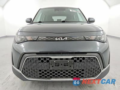 Piąte zdjęcie samochodu w środku: 2023 KIA SOUL LX VIN:KNDJ23AU1P7881939 - miniatura