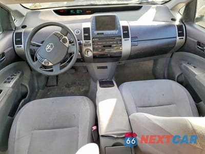 Zdjęcie 8 z 11 samochodu: 2005 TOYOTA PRIUS VIN:JTDKB20U557021944 - miniatura