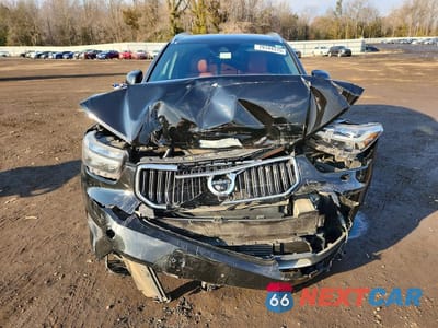 Piąte zdjęcie samochodu w środku: 2021 VOLVO XC40 T5 INSCRIPTION VIN:YV4162UL8M2483554 - miniatura