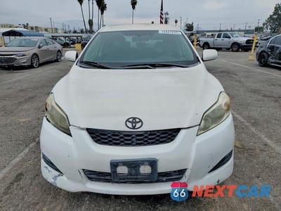 Piąte zdjęcie samochodu w środku: 2009 TOYOTA COROLLA MATRIX BASE VIN:2T1KU40E29C131093 - miniatura