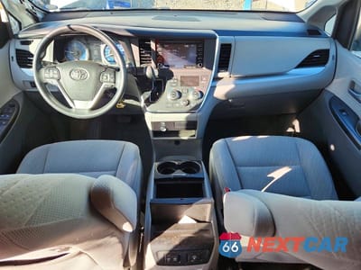 Zdjęcie 8 z 12 samochodu: 2018 TOYOTA SIENNA LE 8-PASSENGER VIN:5TDKZ3DC4JS906493 - miniatura