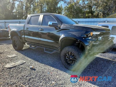Czwarte zdjęcie samochodu z boku: 2020 CHEVROLET SILVERADO C1500 LT VIN:3GCPWCEDXLG177410 - miniatura