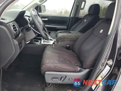 Zdjęcie 7 z 11 samochodu: 2018 TOYOTA TUNDRA CREWMAX SR5 VIN:5TFDW5F15JX706600 - miniatura