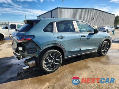 Trzecie zdjęcie samochodu z tyłu: 2023 HONDA HR-V SPORT VIN:3CZRZ2H54PM719777 - miniatura
