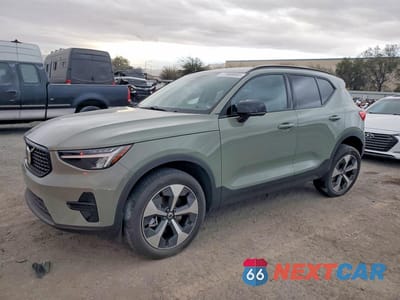 2024 VOLVO XC40 CORE YV4L12UK1R2364461 - główne zdjęcie licytacji z USA - miniatura