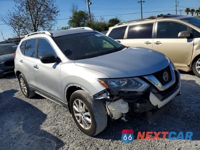 Czwarte zdjęcie samochodu z boku: 2018 NISSAN ROGUE S VIN:KNMAT2MT5JP603644 - miniatura