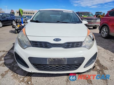 Piąte zdjęcie samochodu w środku: 2012 KIA RIO 5-DOOR LX VIN:KNADM5A31C6014760 - miniatura