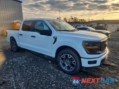 Czwarte zdjęcie samochodu z boku: 2024 FORD F150 STX VIN:1FTEW2K58RKE85370 - miniatura